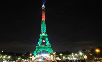 埃菲爾鐵塔點亮葡萄牙四強之路 巴黎鐵塔下的“紅綠”榮耀